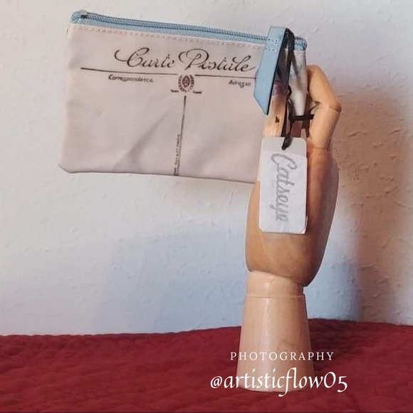 NEW! Skier Carte Postale Card by Catseye London - Picture 3 of 4